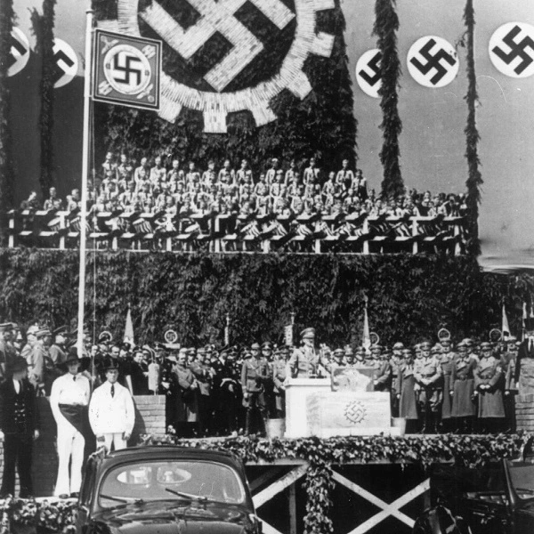 Hitler beszéde a Volkswagen gyár megnyitóján